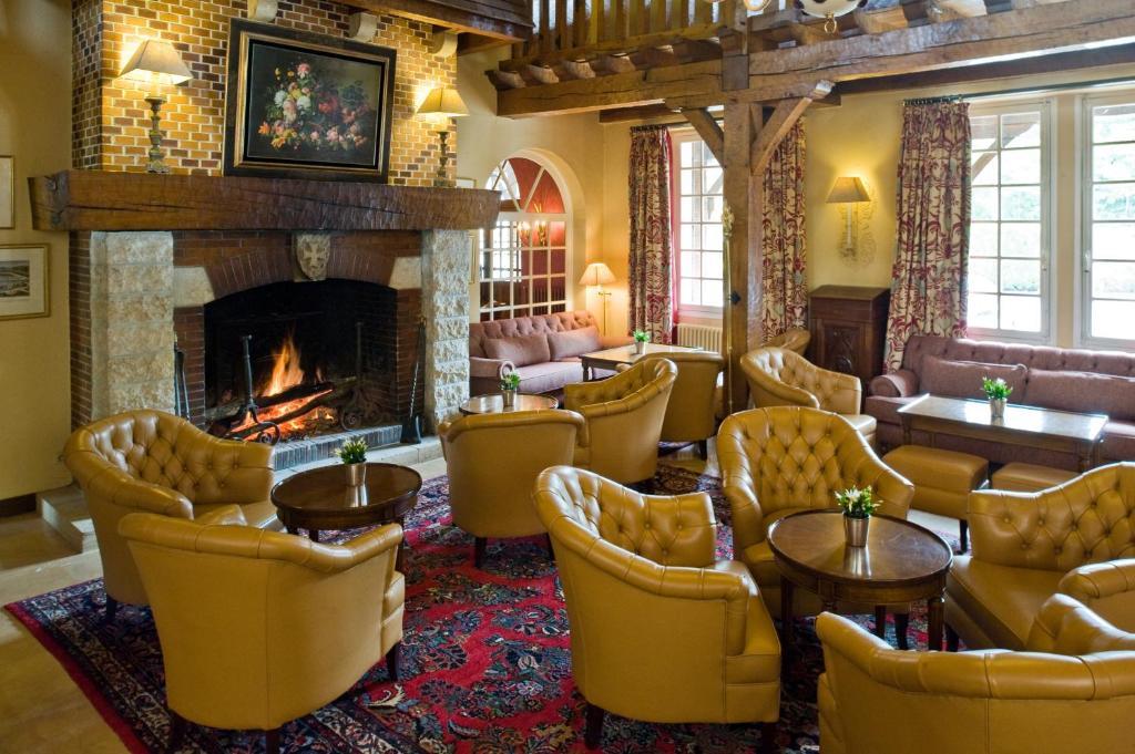 Auberge Des Templiers Boismorand Екстериор снимка